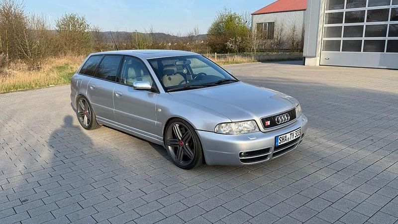 Silber Gebraucht 2001 Audi S4 Sport Kombi | 13.490 € (Fairer Preis) - Bild 1/3