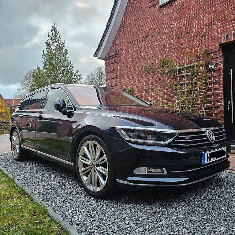 Gebraucht VW Passat Highline 150 PS (110 kW) 2015 Schwarz Kombi