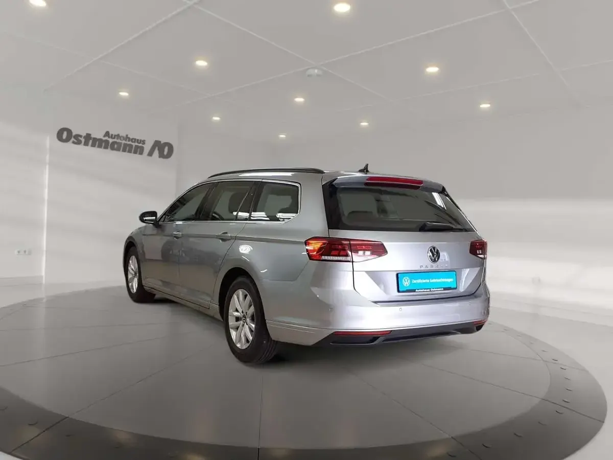 Gebraucht VW Passat Business 150 PS (110 kW) 2023 Silber Kombi