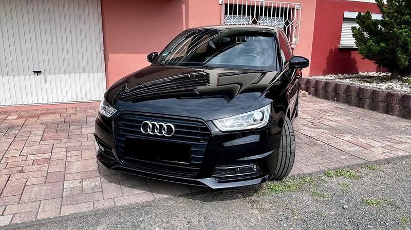 Schwarz Gebraucht 2016 Audi A1 Sportback S-Line Kleinwagen | 11.250 € (Fairer Preis) - Bild 1/4