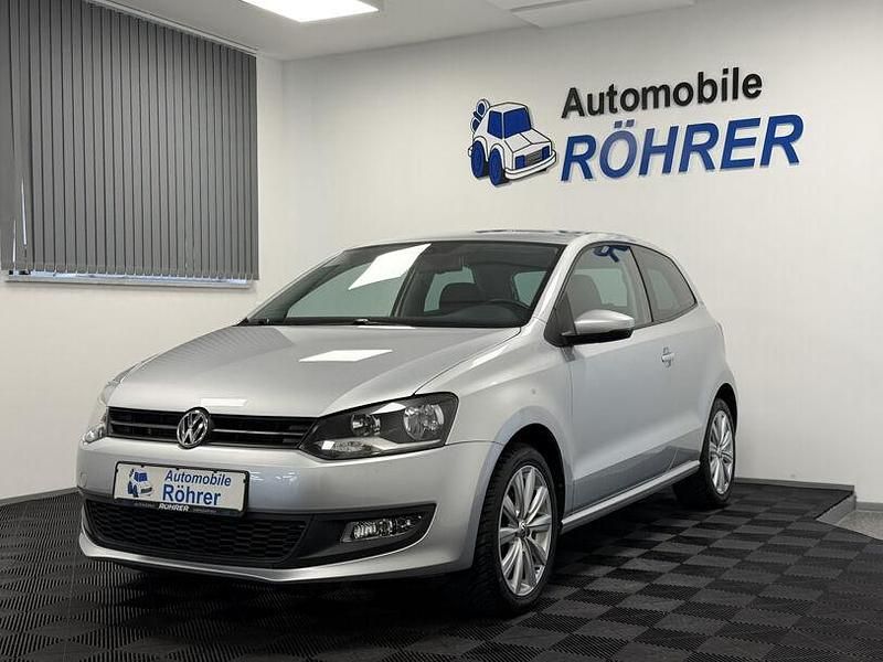 Reflexsilber metallic Gebraucht 2010 VW Polo Team Limousine | 10.700 € (Teuer) - Bild 1/4