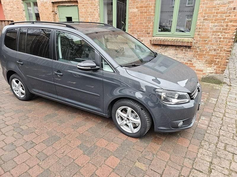 Gebraucht VW Touran Comfortline 140 PS (102 kW) 2014 Van / Kleinbus