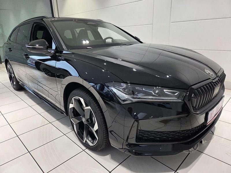 Schwarz Neu 2026 Skoda Superb SportLine Limousine | 52.980 € (Fairer Preis) - Bild 1/4