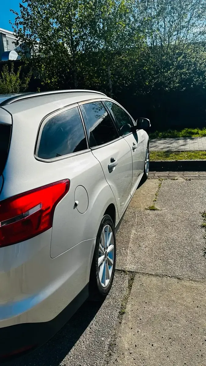 Gebraucht Ford Focus 125 PS (91 kW) 2018 Silber Kombi