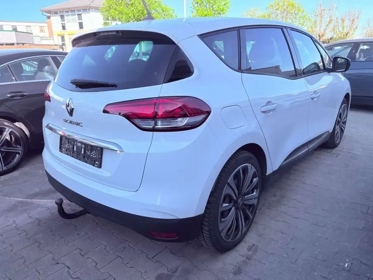 Usata Renault Scenic E-Tech Business 116 CV (85 kW) 2021 Bianco Monovolume