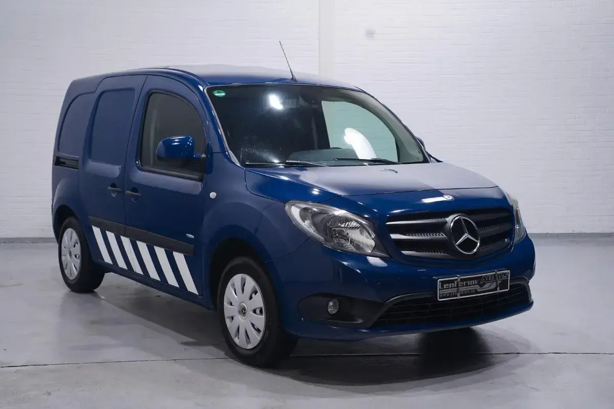 Gebraucht Mercedes Citan 111 110 PS (80 kW) 2014 Blau Van / Kleinbus