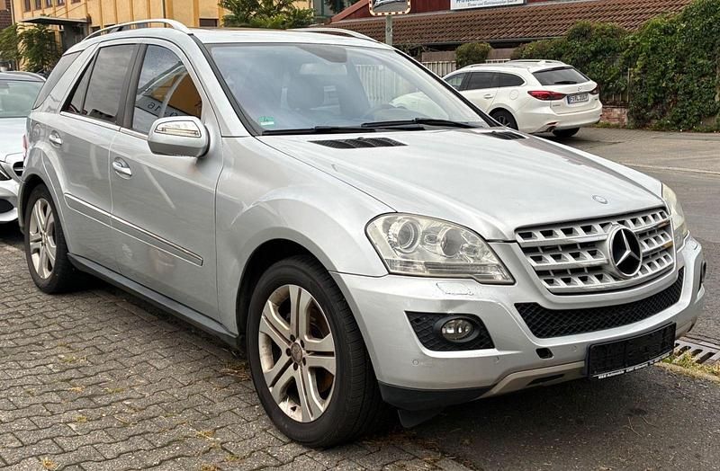 Silber Gebraucht 2009 Mercedes 350 SUV | 4.950 € (Superpreis) - Bild 1/4