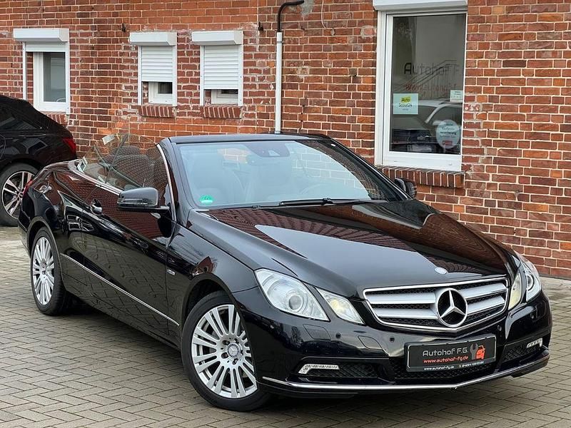 Gebraucht Mercedes E250 204 PS (150 kW) 2010 Schwarz Cabrio