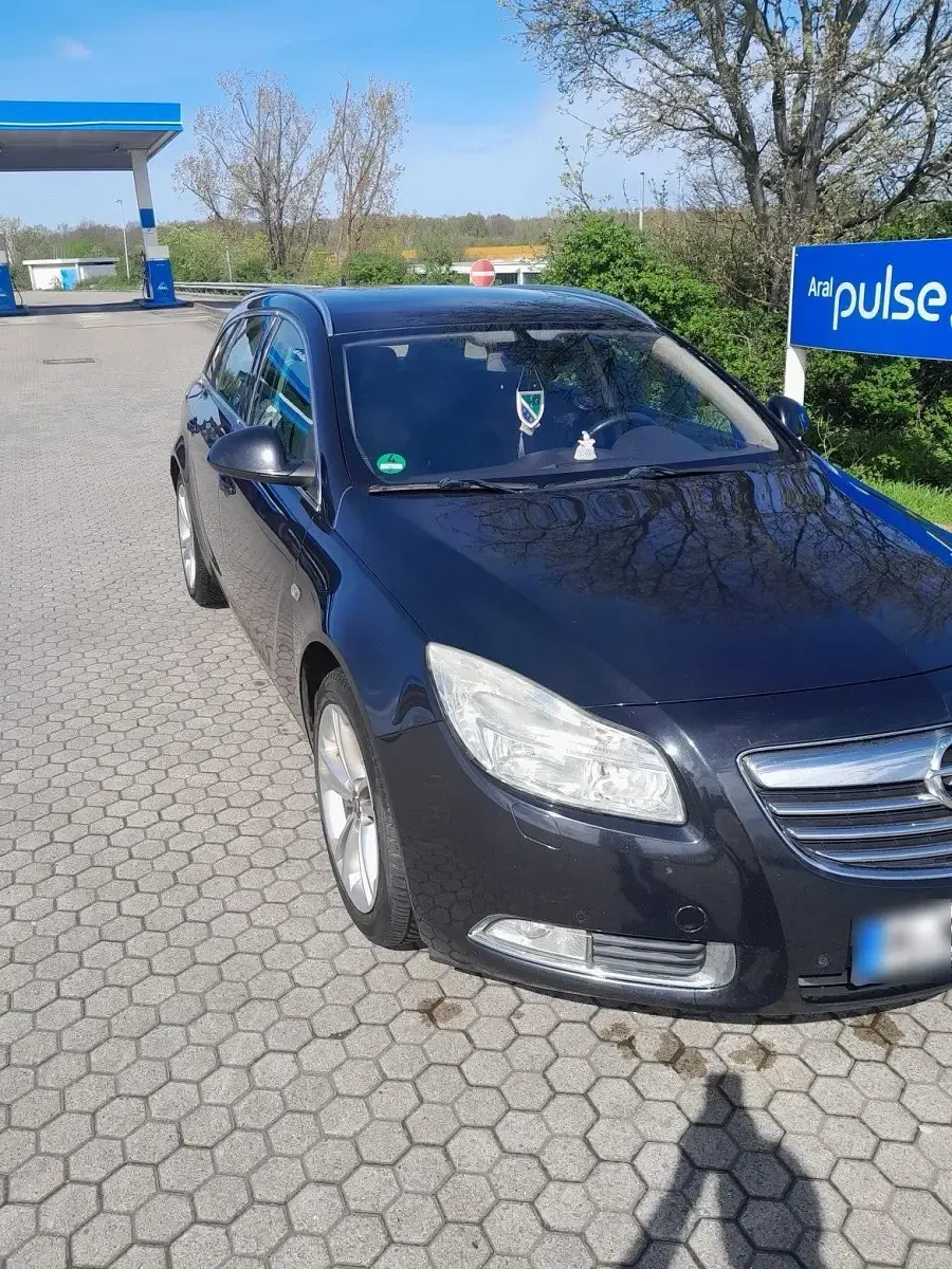 Gebraucht Opel Insignia 163 PS (119 kW) 2010 Schwarz Kombi