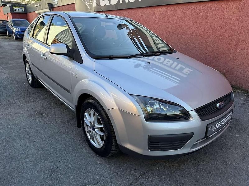 Gebraucht Ford Focus Fun X 101 PS (74 kW) 2007 Polarsilber metallic Limousine