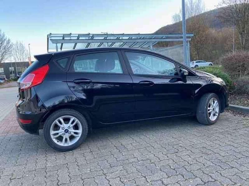 Gebraucht Ford Fiesta 101 PS (74 kW) 2017 Schwarz Limousine