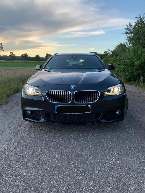 Grau Gebraucht 2013 BMW 520 M Sport Kombi | 15.000 € (Fairer Preis) - Bild 1/4