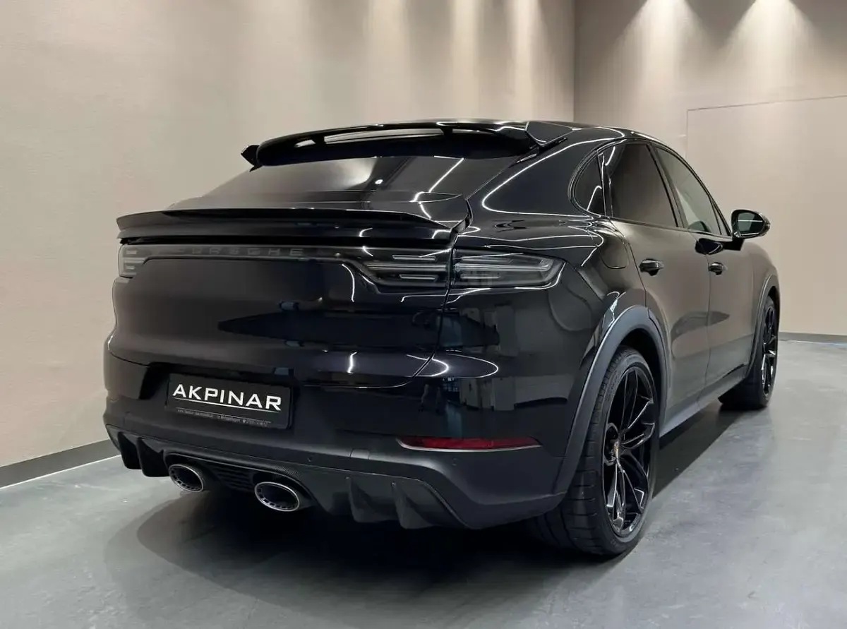 Gebraucht Porsche Cayenne Turbo GT 640 PS (470 kW) 2021 Schwarz SUV