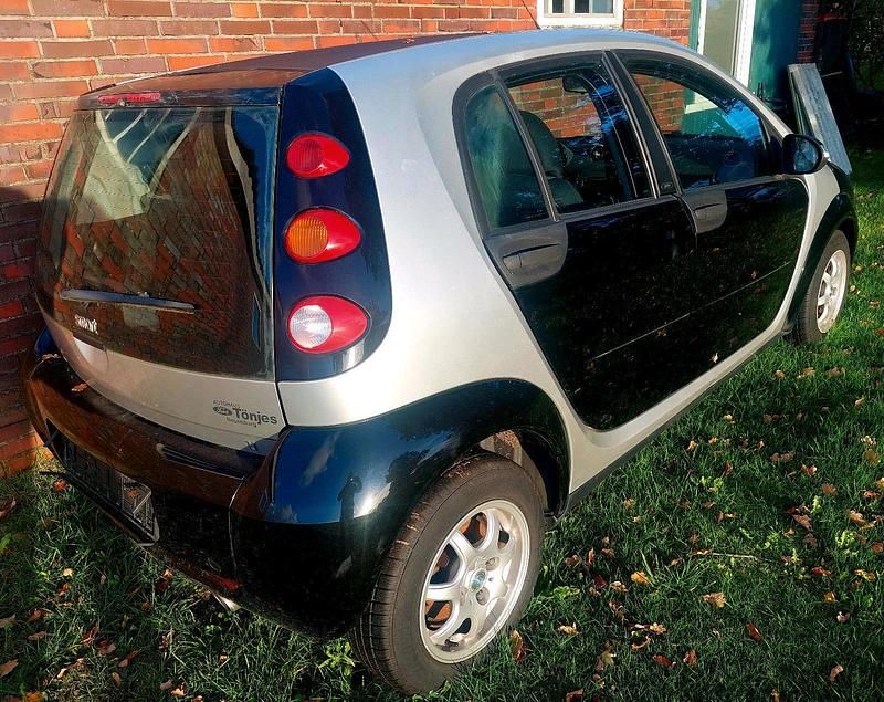 Schwarz Gebraucht 2004 Smart ForFour Kleinwagen | 950 € (Superpreis) - Bild 1/4