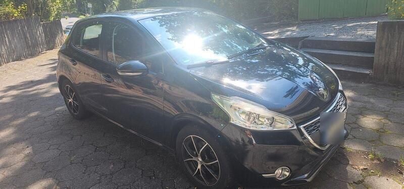 Schwarz Gebraucht 2013 Peugeot 208 Active Kleinwagen | 4.000 € (Superpreis) - Bild 1/4