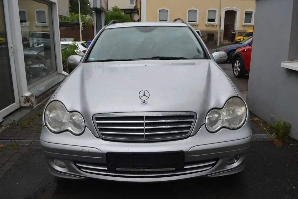 Gebraucht Mercedes C180 143 PS (105 kW) 2004 Brillantsilber  metalliclack Kombi