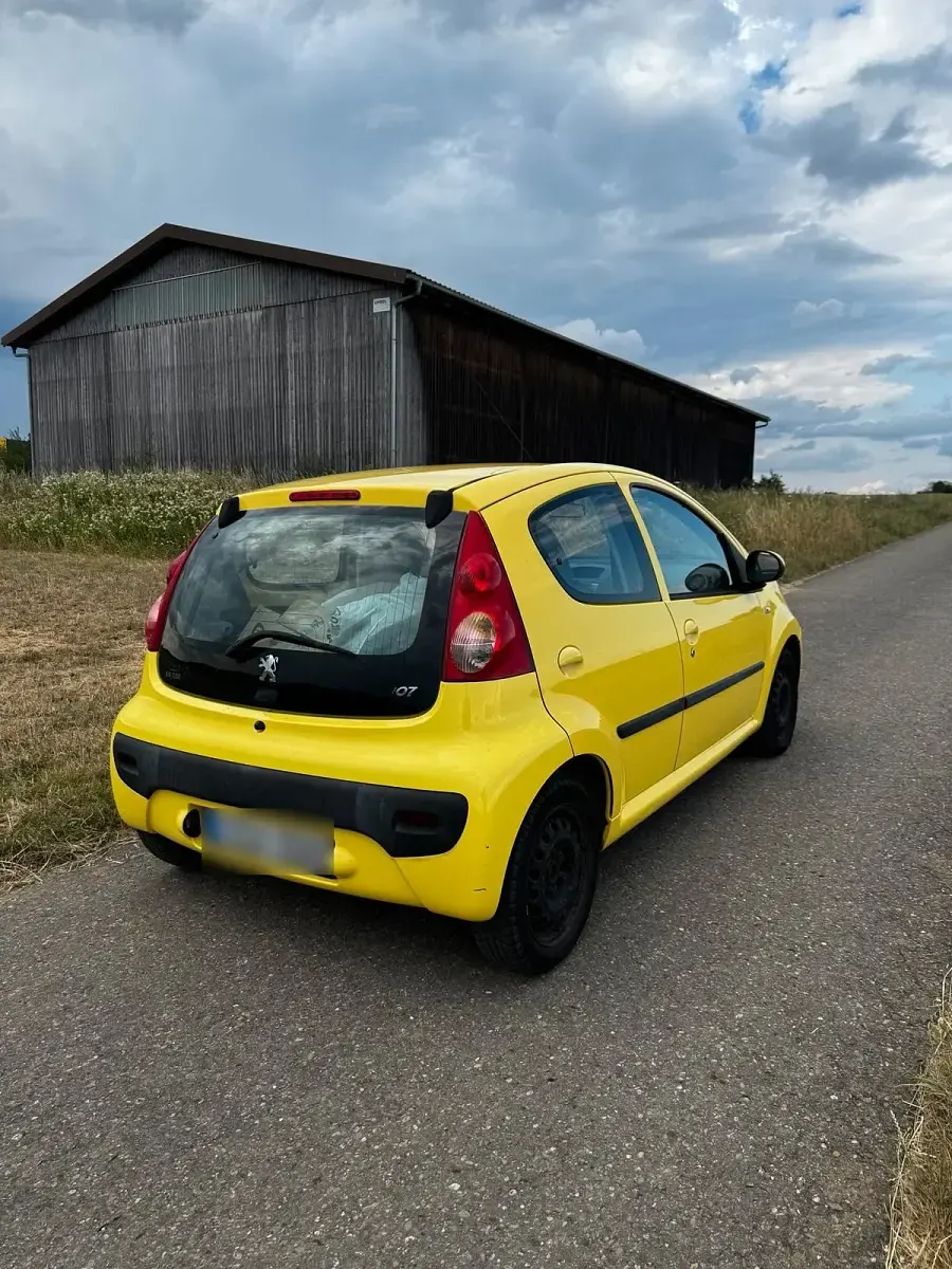 Gebraucht Peugeot 107 68 PS (50 kW) 2007 Gelb Kleinwagen
