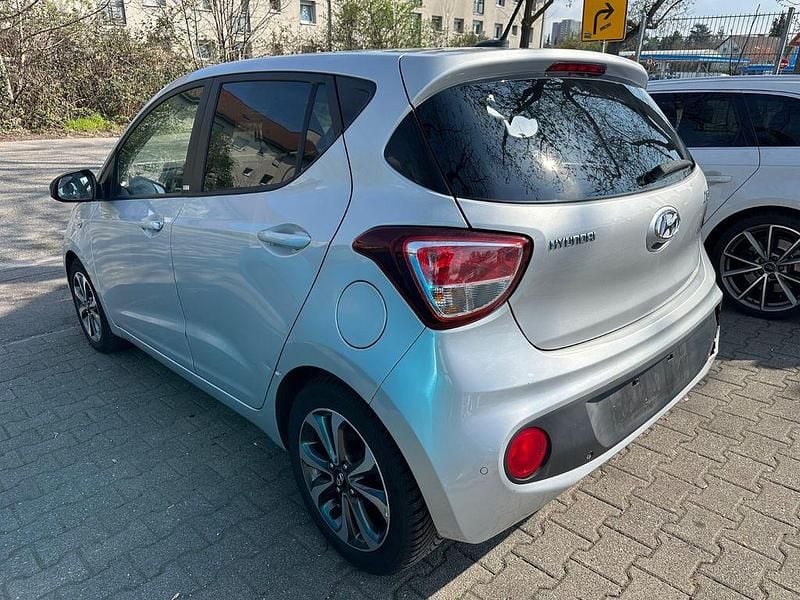 Gebraucht Hyundai i10 YES! 67 PS (49 kW) 2019 Silber Kleinwagen