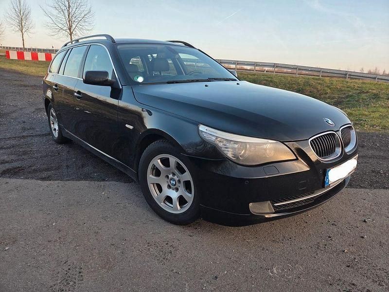 Gebraucht BMW 525 197 PS (144 kW) 2008 Schwarz Kombi
