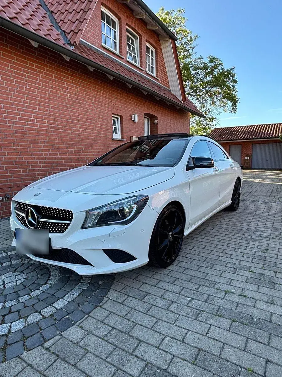 Gebraucht Mercedes CLA220 177 PS (130 kW) 2014 Weiß Limousine