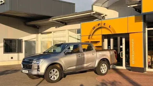 Gebraucht Isuzu D-Max 163 PS (119 kW) 2024 Silber Pickup