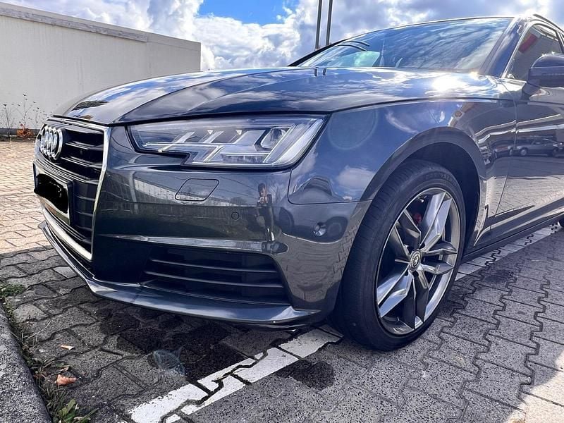 Gebraucht Audi A4 Sport 150 PS (110 kW) 2016 Grau Kombi