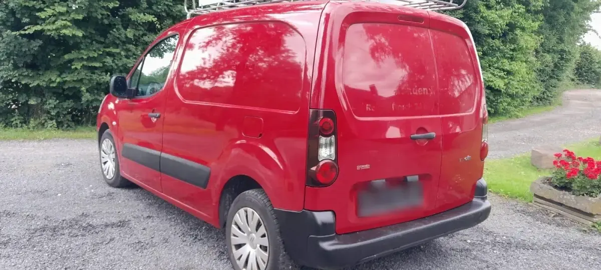Gebraucht Citroën Berlingo 75 PS (55 kW) 2012 Rot Van / Kleinbus