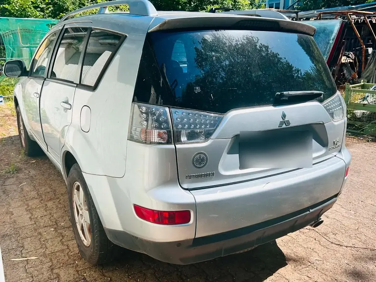 Gebraucht Mitsubishi Outlander 170 PS (125 kW) 2010 Silber SUV