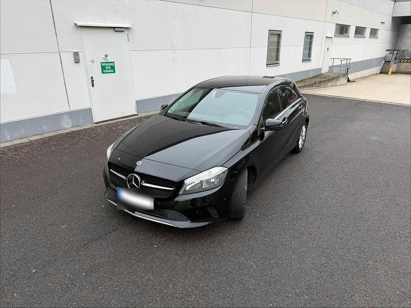 Usata Mercedes A200 Style 156 CV (114 kW) 2018 Nero Berlina