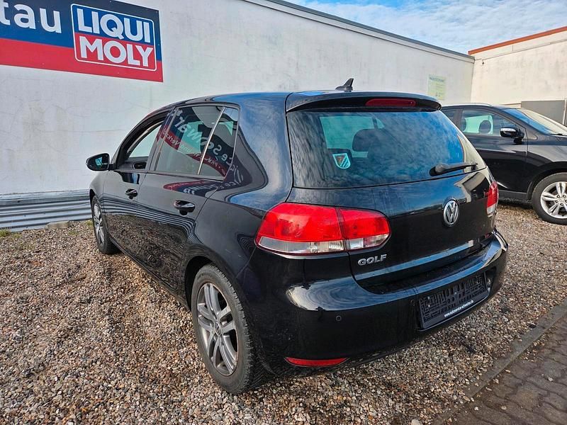 Gebraucht VW Golf VI 82 PS (60 kW) 2010 Schwarz Kleinwagen