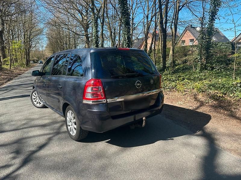 Gebraucht Opel Zafira 110 PS (80 kW) 2010 Van / Kleinbus