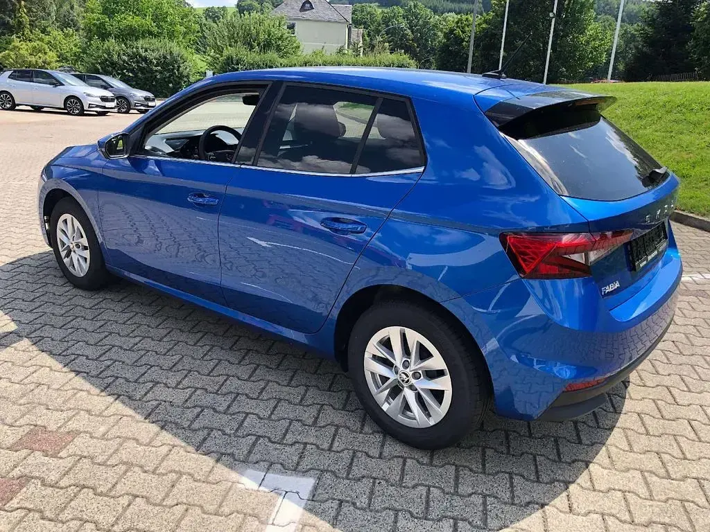 Gebraucht Skoda Fabia Selection 95 PS (69 kW) 2024 Raceblau metallic Kleinwagen