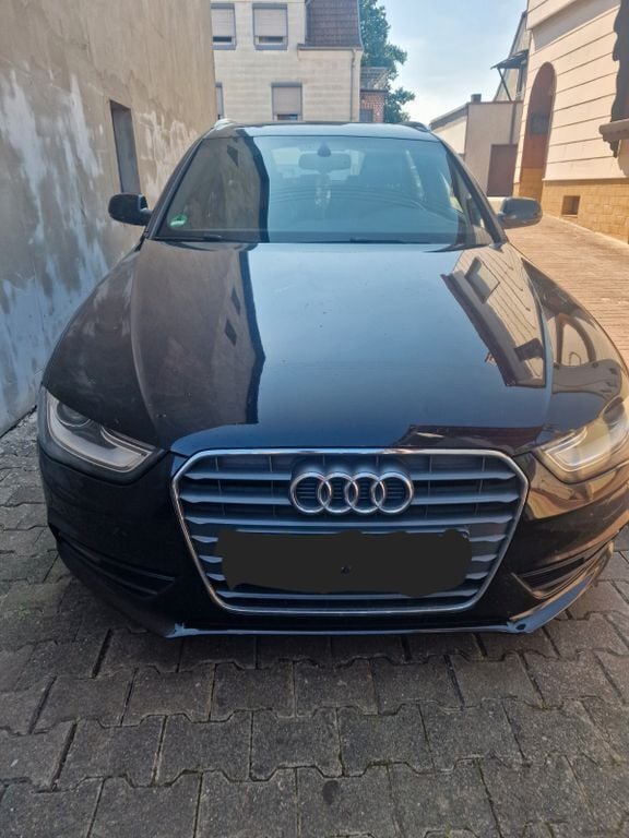 Schwarz Gebraucht 2012 Audi A4 Ambiente Kombi | 8.999 € (Fairer Preis) - Bild 1/4