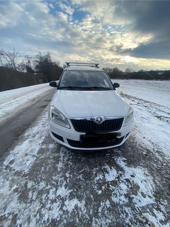 Weiß Gebraucht 2014 Skoda Roomster Van / Kleinbus | 4.990 € (Fairer Preis) - Bild 1/4