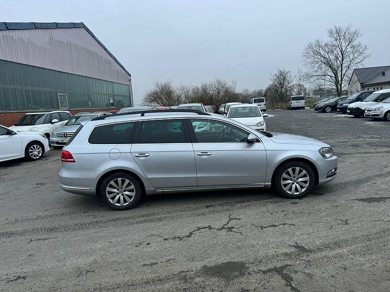 Gebraucht VW Passat 122 PS (89 kW) 2012 Silber Kombi