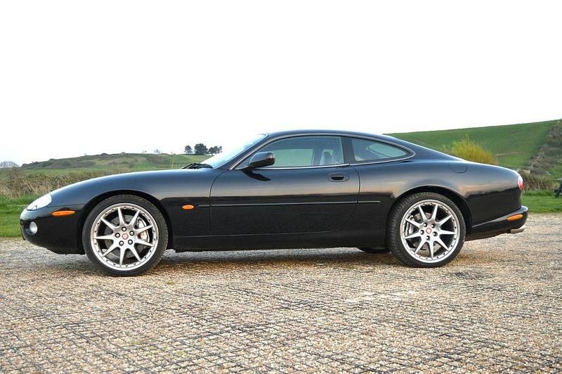 Gebraucht Jaguar XKR 370 PS (272 kW) 2002 Schwarz Coupé