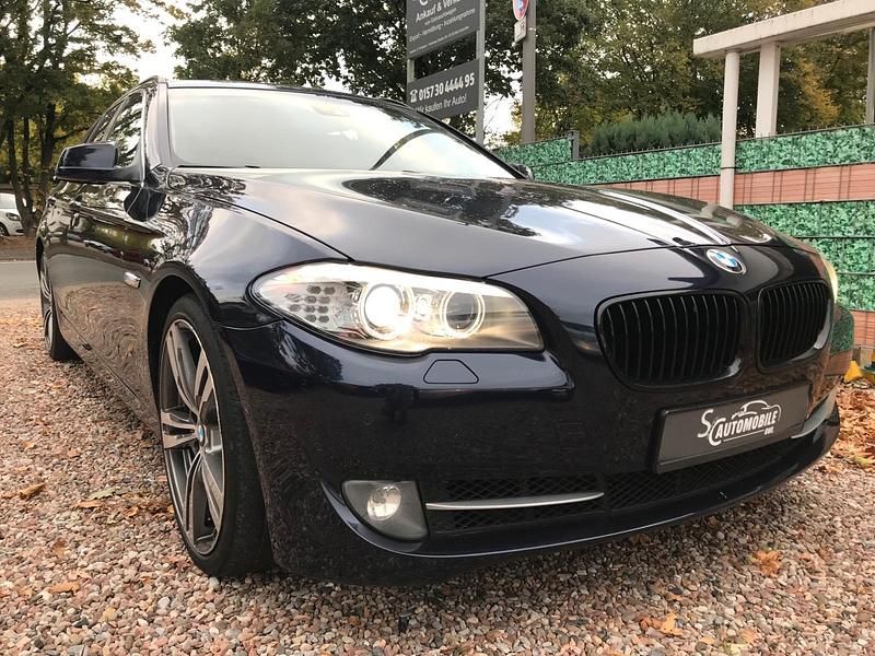 Schwarz Gebraucht 2011 BMW 525 Kombi | 9.900 € (Fairer Preis) - Bild 1/4