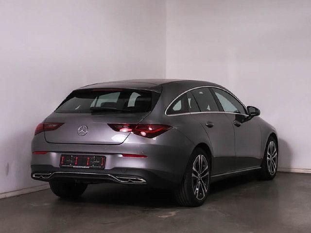 Grau Gebraucht 2024 Mercedes CLA180 Shooting Brake Advanced Kombi | 32.450 € (Etwas zu teuer) - Bild 1/4