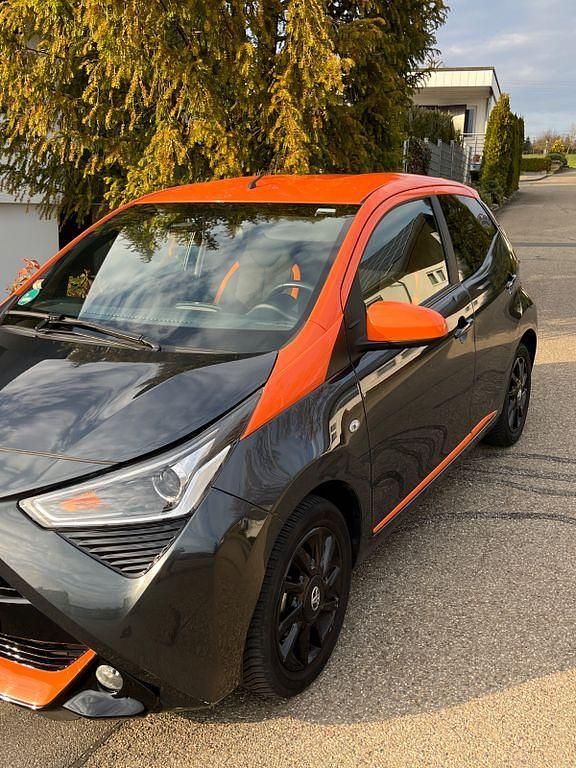 Gebraucht Toyota Aygo 72 PS (52 kW) 2020 Schwarz Kleinwagen