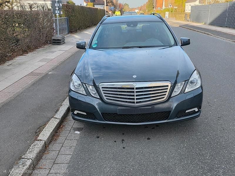 Gebraucht Mercedes E250 205 PS (150 kW) 2010 Limousine