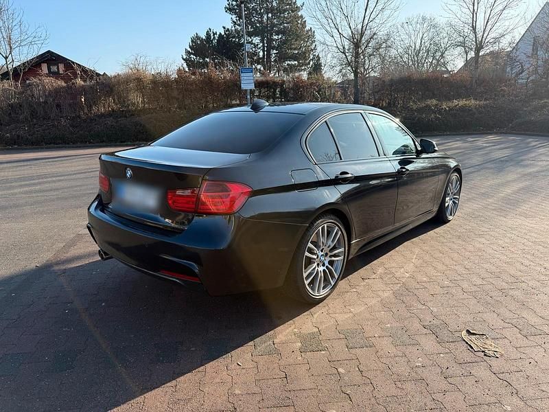 Gebraucht BMW 330 M Sport 258 PS (189 kW) 2013 Schwarz Limousine