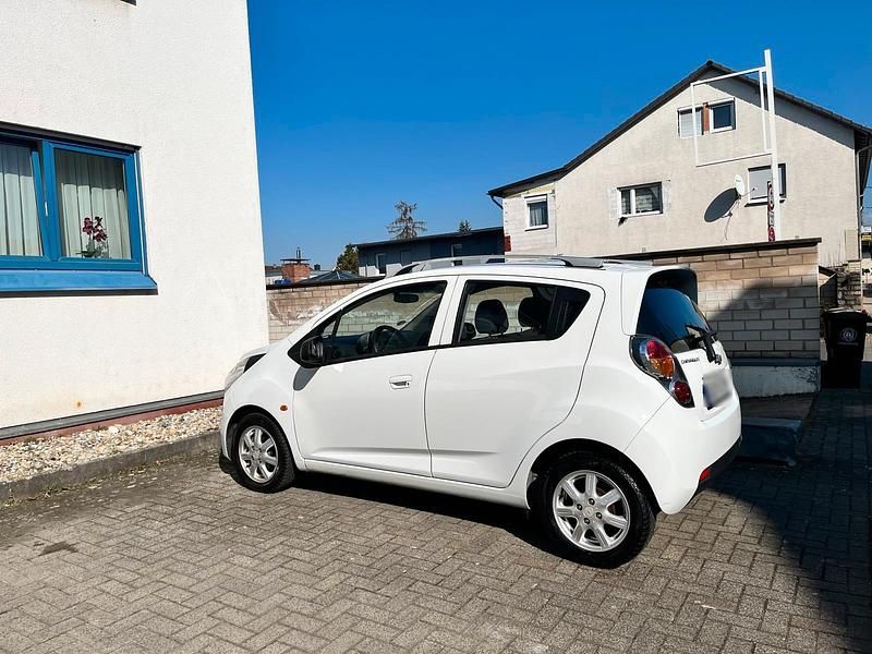 Gebraucht Chevrolet Spark 2011 Weiß Kleinwagen