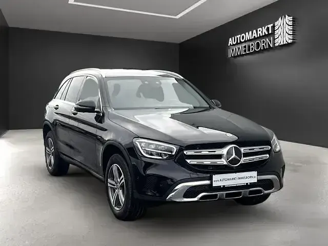Gebraucht Mercedes GLC300de 306 PS (225 kW) 2021 Schwarz Limousine