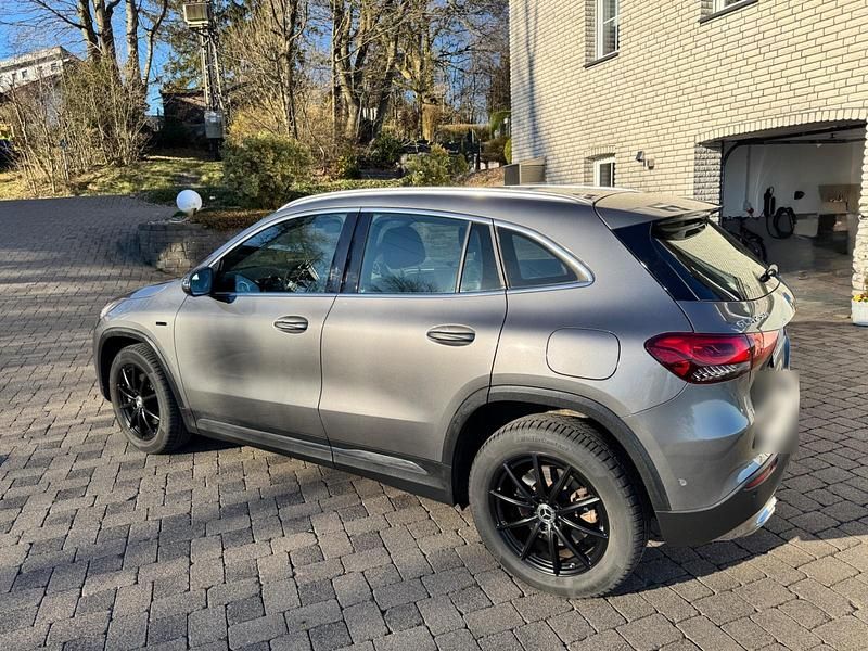 Gebraucht Mercedes GLA250 Progressive 218 PS (160 kW) 2020 Silber SUV