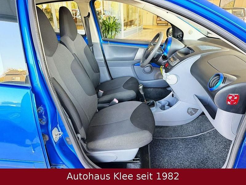 Gebraucht Toyota Aygo 68 PS (50 kW) 2009 Blau Kleinwagen