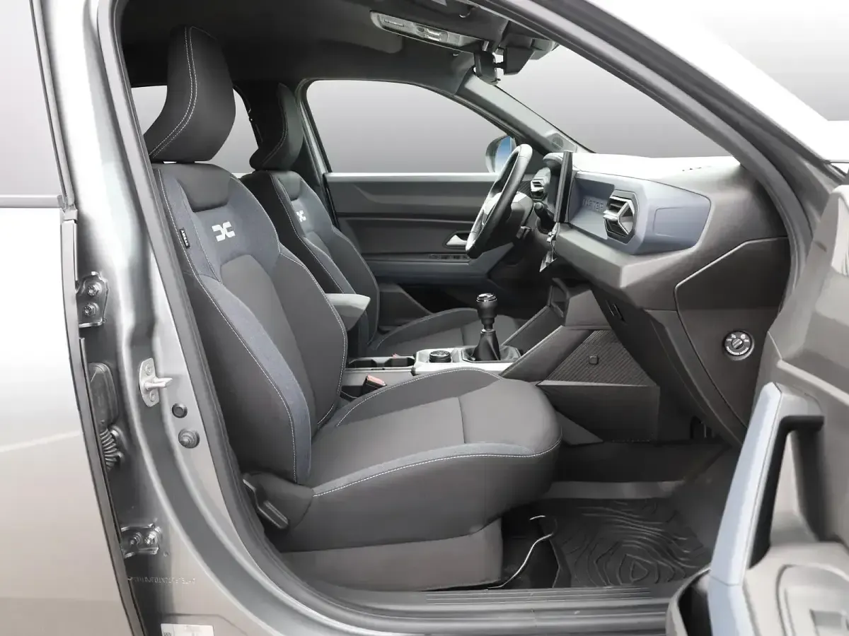 Gebraucht Dacia Duster Journey 131 PS (96 kW) 2024 Dolomitgrau SUV