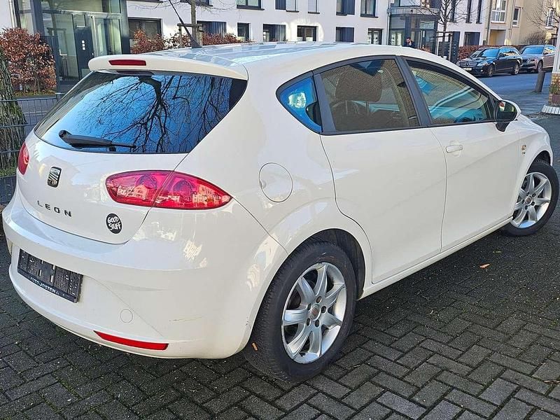 Gebraucht Seat Leon 105 PS (77 kW) 2011 Candyweiß Kleinwagen