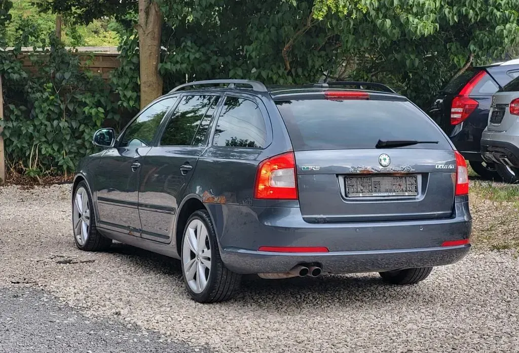 Gebraucht Skoda Octavia RS 170 PS (125 kW) 2011 Grau Kombi