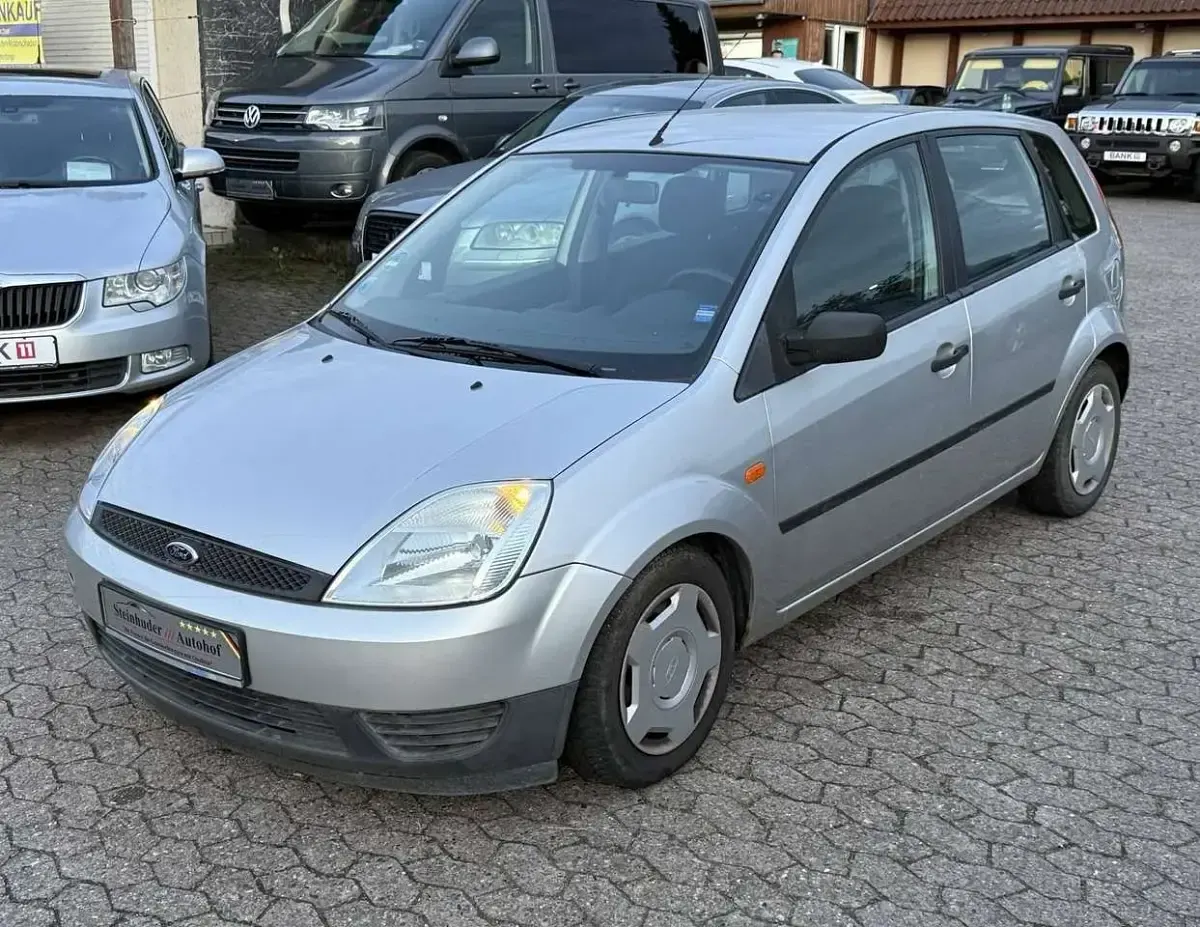 Gebraucht Ford Fiesta Trend 80 PS (58 kW) 2005 Silber Kleinwagen