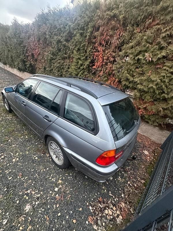 Gebraucht BMW 318 143 PS (105 kW) 2005 Grau Kombi